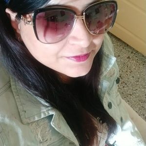 Meet your Posher, Komal